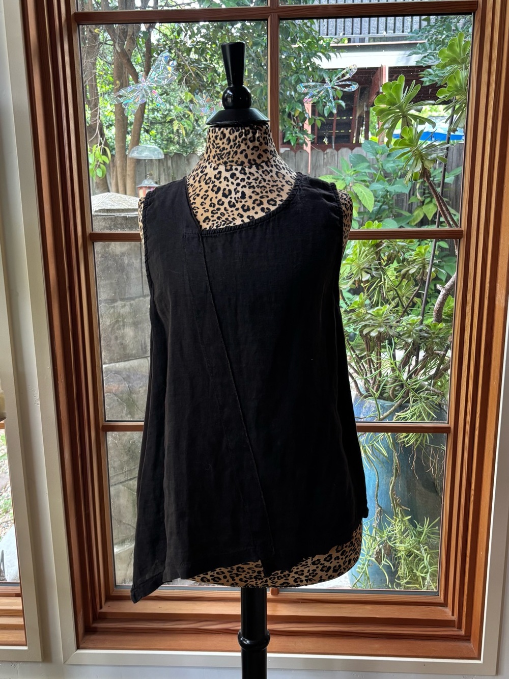 Inizio Made in Italy Black Sleeveless Linen-Blend Asymmetric Tunic Top